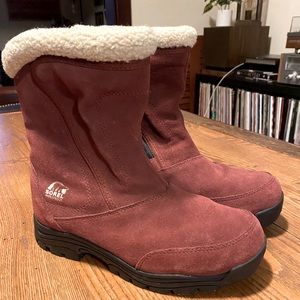 Sorel Maroon Waterfall Zip Tall Winter Boots -Sz 9
